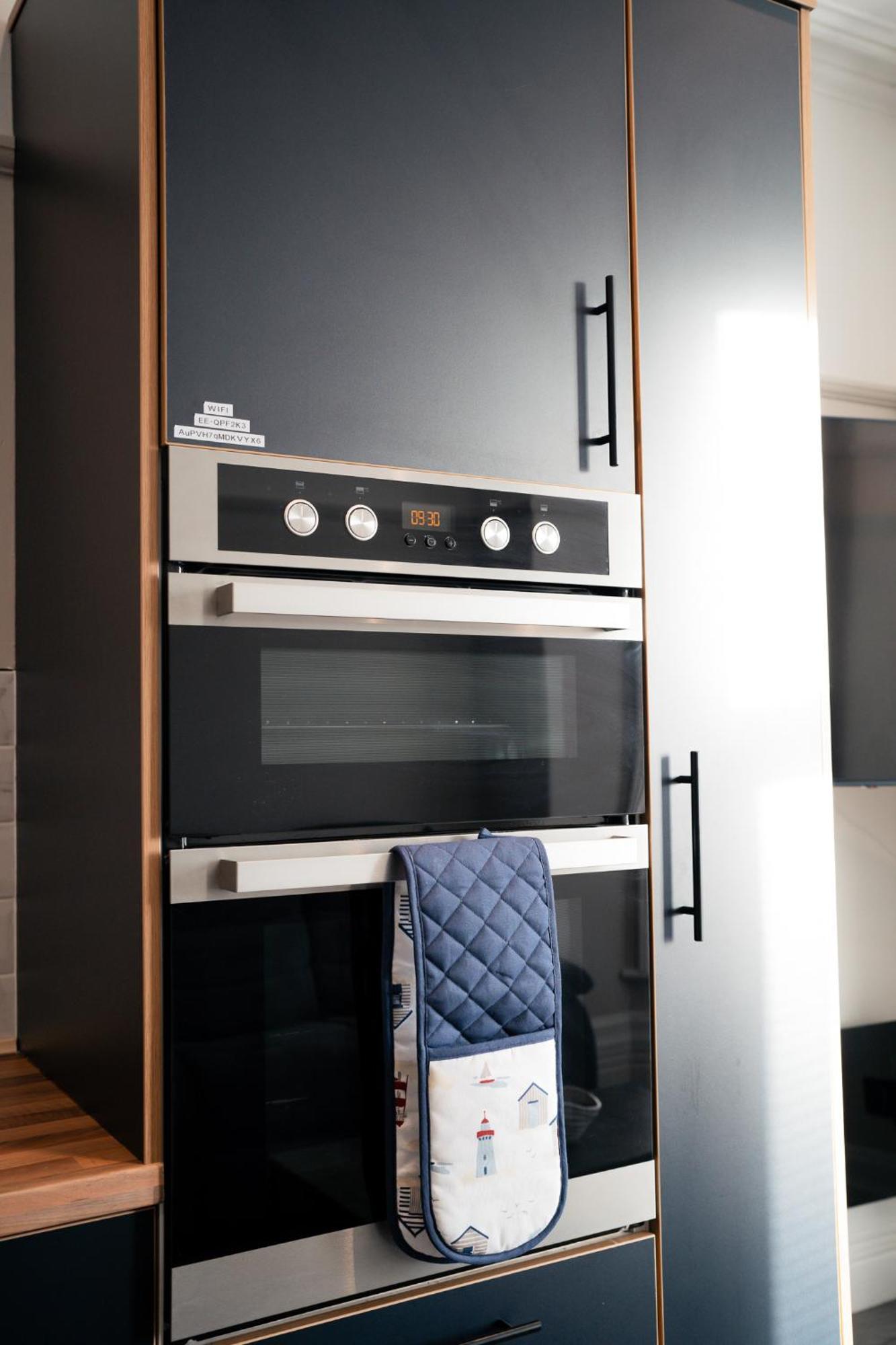 Stunning 2 Bedroom Ground Floor Sea View Apartment Rhôs-on-Sea Eksteriør bilde